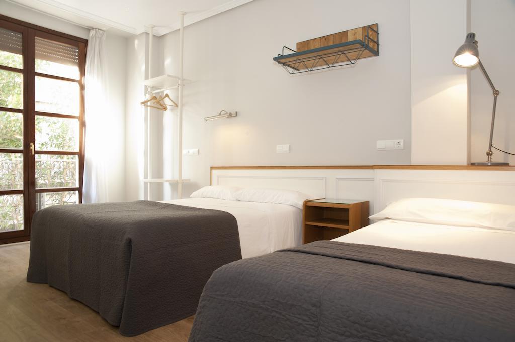 Apartamentos Sabinas Don Jaime Zaragoza Ruang foto