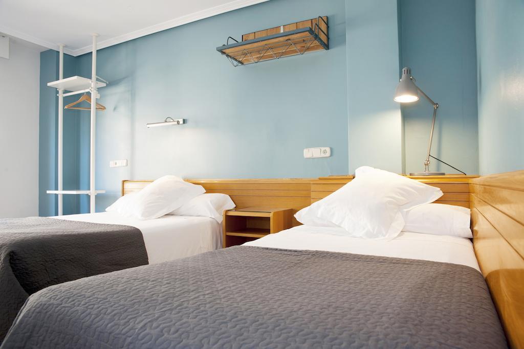 Apartamentos Sabinas Don Jaime Zaragoza Ruang foto