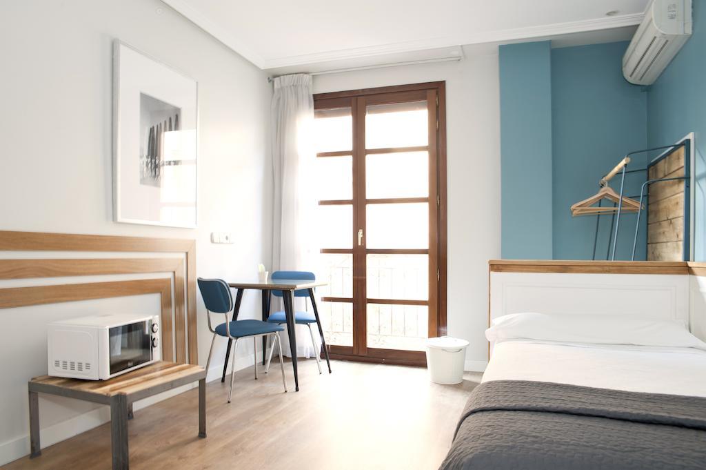 Apartamentos Sabinas Don Jaime Zaragoza Ruang foto